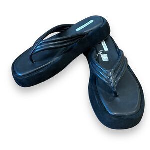 Gianni Bini Wesley Leather Suede Platform Flip Flop Thong Sandals Cushion Straps